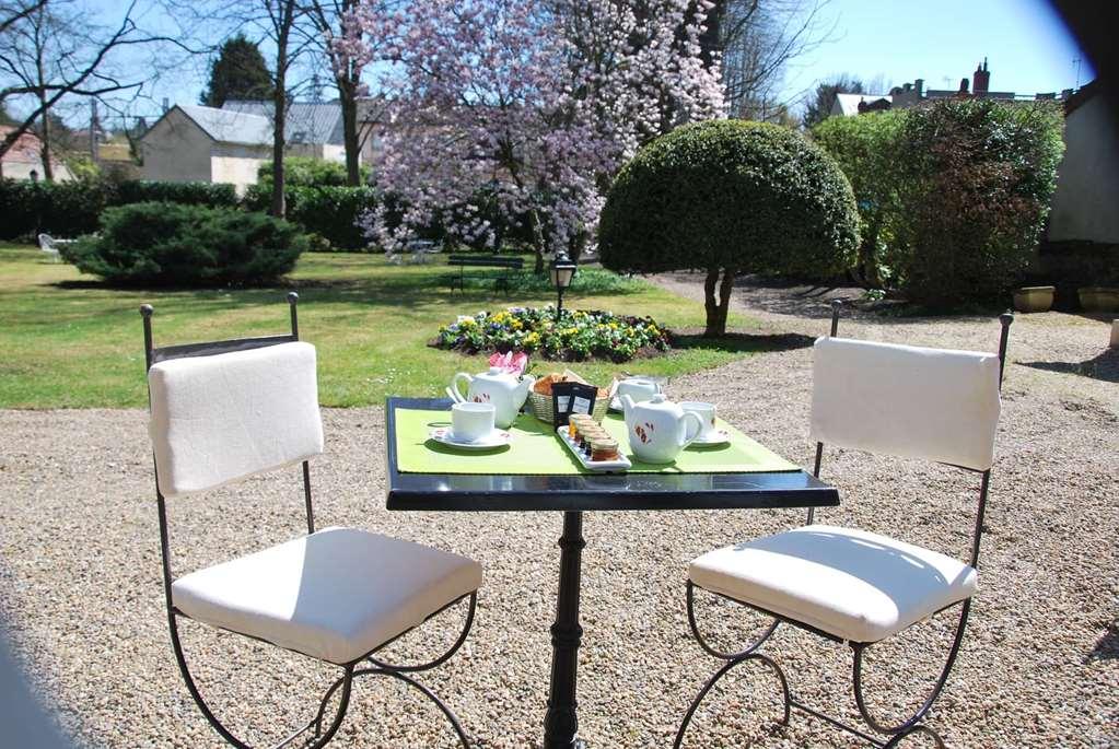 Le Clos De Bourgogne Moulins  Restaurant foto