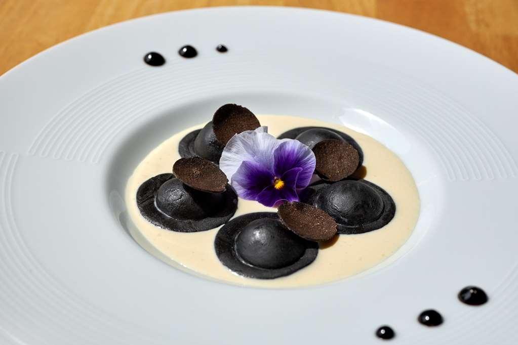Le Clos De Bourgogne Moulins  Restaurant foto